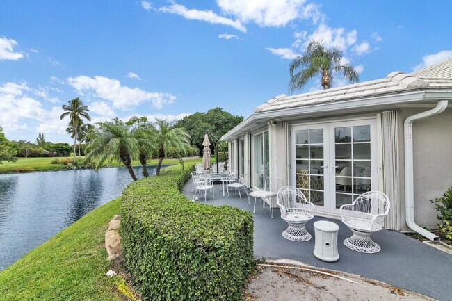 Primary Photo - 450 French Royale Cir