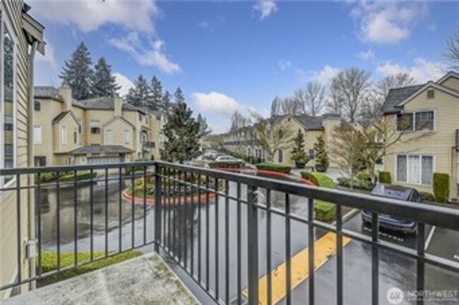 Building Photo - 3Bd/2.5Ba Kirkland Townhouse