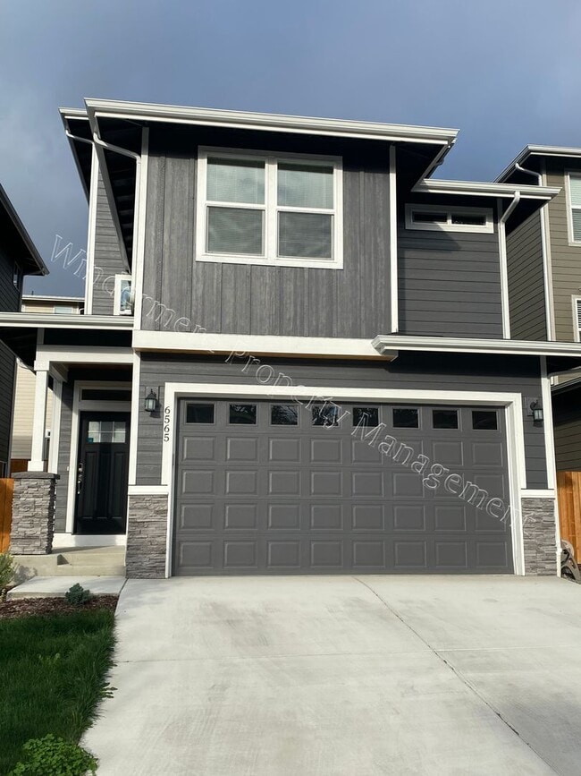 Building Photo - 3-Level Home with Garage and Primary Suite