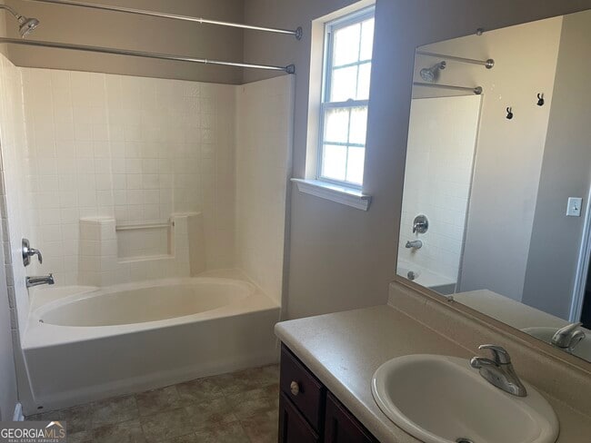 Building Photo - 140 Auburn Cir