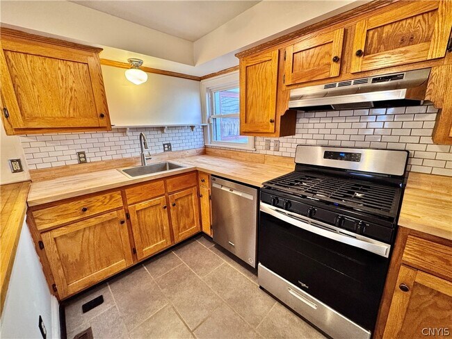 Building Photo - 314 Hawley Ave