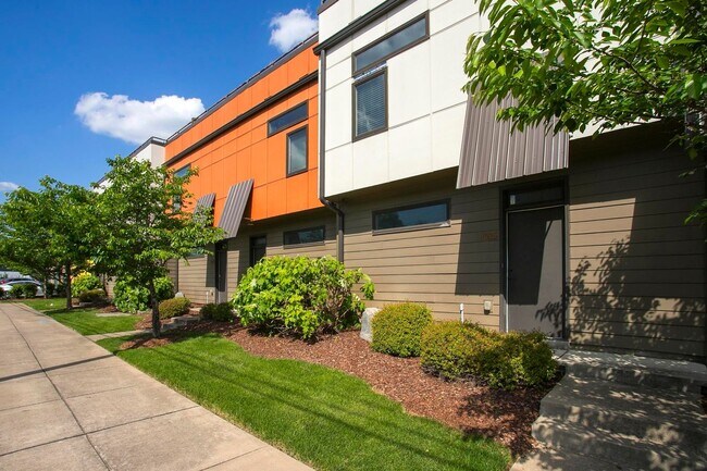 Building Photo - 1025 Dickerson Pike