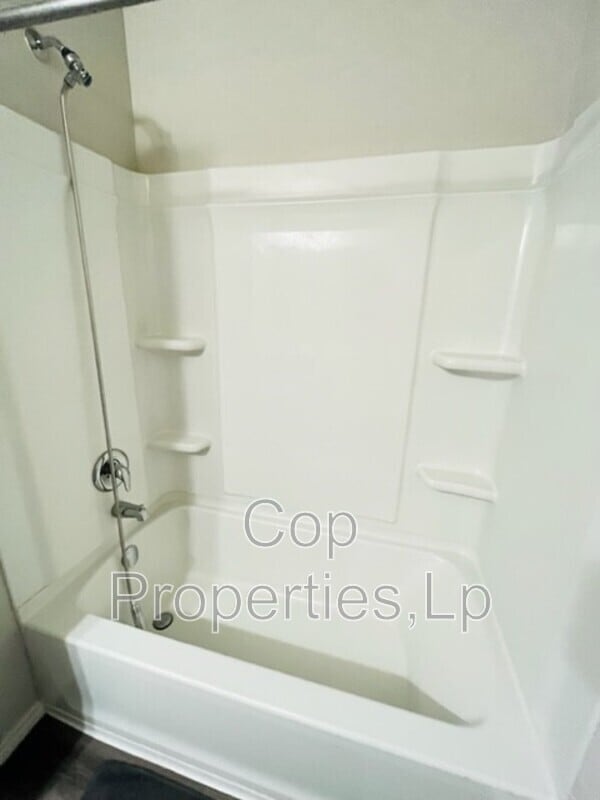 Building Photo - 4235 Mesa Cove