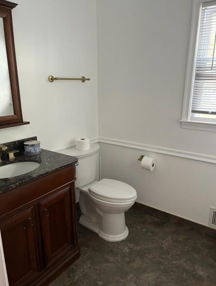 Building Photo - 1124 Van Arsdale Dr