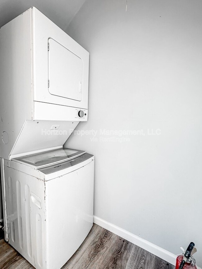 Building Photo - 64 Country Pl Ct