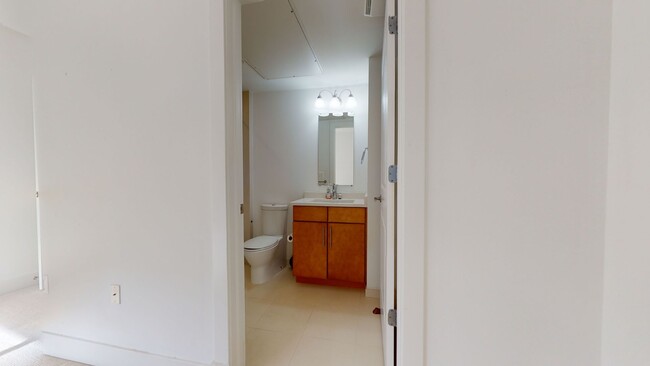 Building Photo - Friendship Heights Modern One Bedroom Off ...