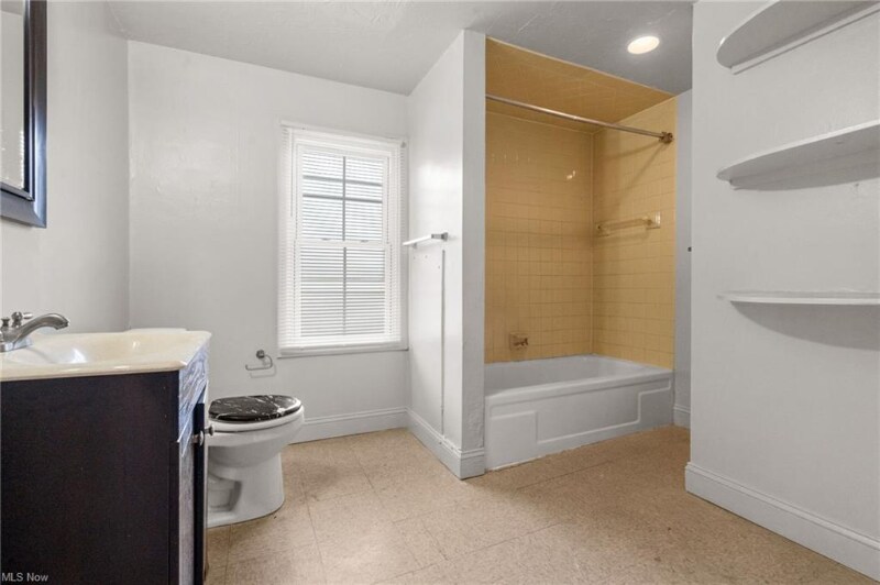 Building Photo - 15416 Waterloo Rd