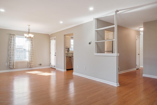 Building Photo - 1118 Wellington Pl