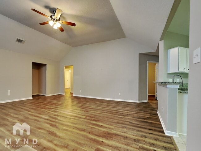 Building Photo - 15403 Hickory Dale St