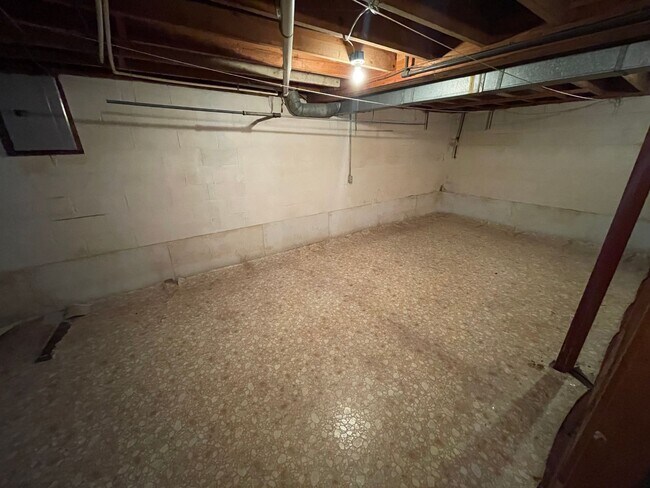 Building Photo - Brick Home w/ Detached Garage For Rent Shelbyville