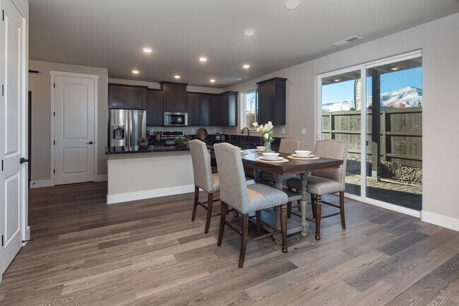 Building Photo - 3 Bedroom | 3 Baths | plus large loft | 20...