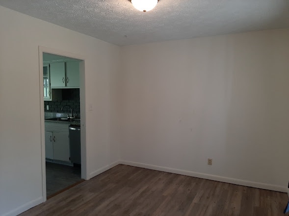 Building Photo - 107 Hillwood Dr