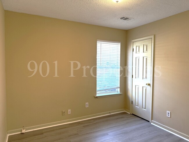 Building Photo - 7001 Presmond Rd