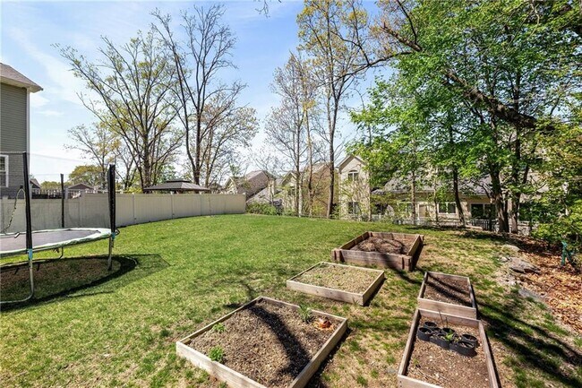 Building Photo - 30 Groveland Ave