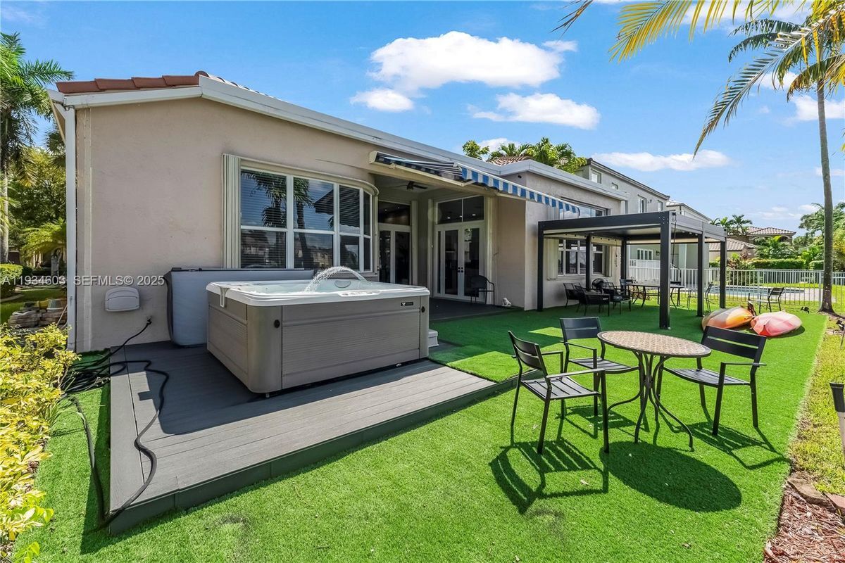 Building Photo - 5046 SW 162nd Ave