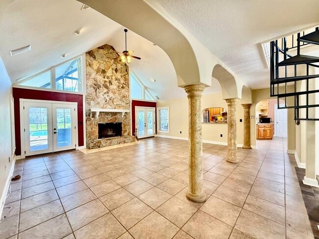 Building Photo - 1103 Ballinger Rd