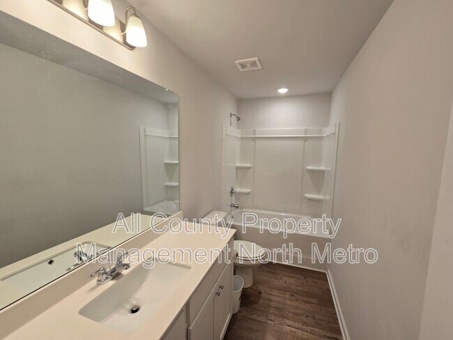 Building Photo - 193 Springwood Ln