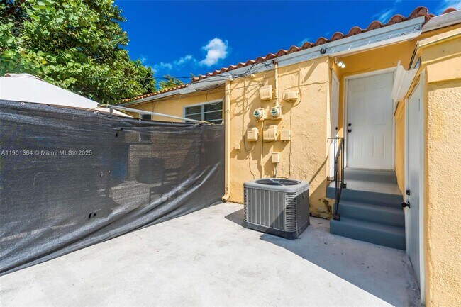 Building Photo - 5801 SW 9th Terrace