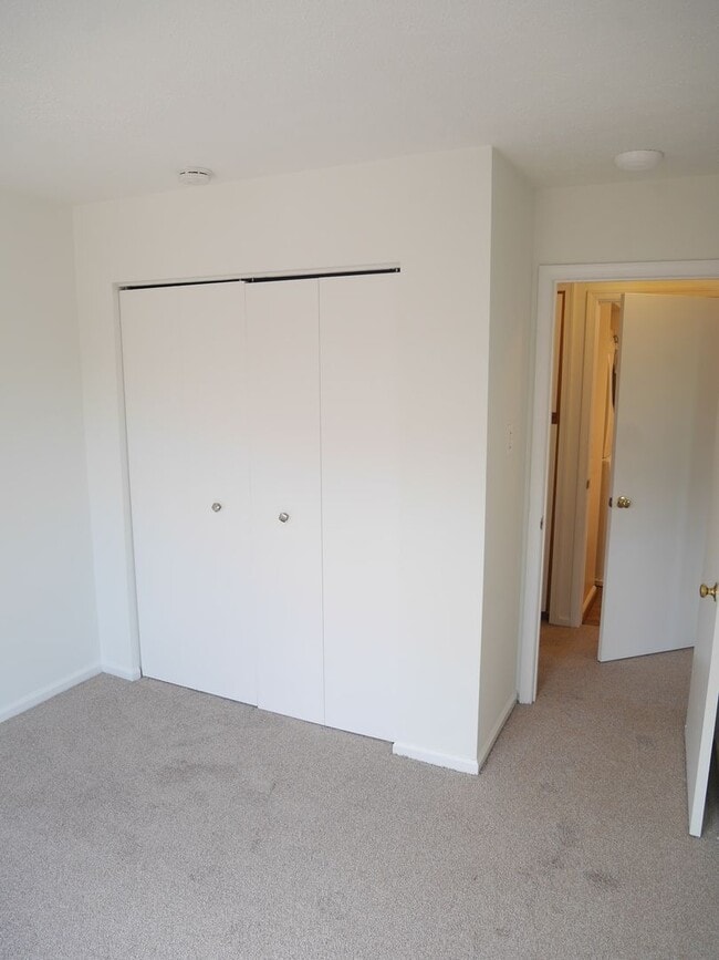 Building Photo - Charming Condo in Gaithersburg, MD