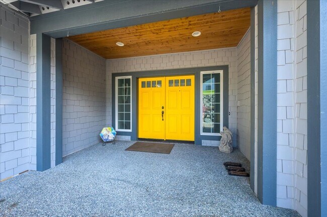 Building Photo - Game Night to Sunset Strolls - Find Your F...