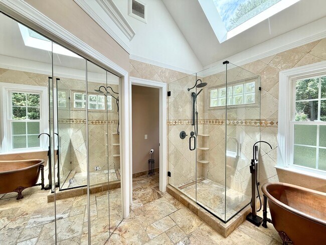 Building Photo - Luxurious 5BD, 4.5BA North Raleigh Home wi...