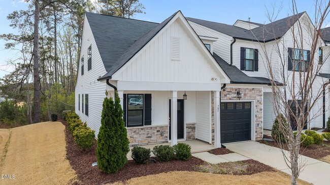 Building Photo - 745 Putney Hl Rd