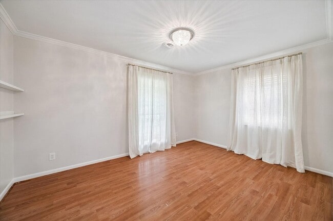 Building Photo - 9777 Larston St
