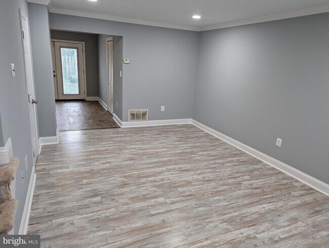 Building Photo - 483 Arwell Court