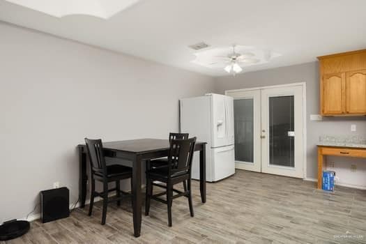 Building Photo - 911 Lake View Dr