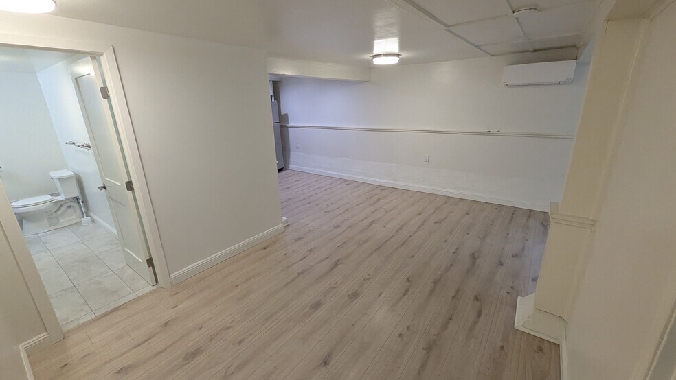 Building Photo - 550 45th St