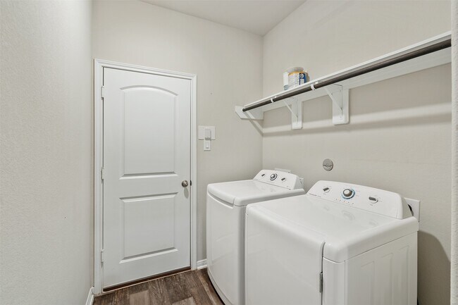 Building Photo - 5126 Chester Springs Ln