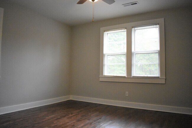 Building Photo - 3915 Holston Hills Rd