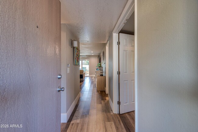 Building Photo - 4150 E Cactus Rd