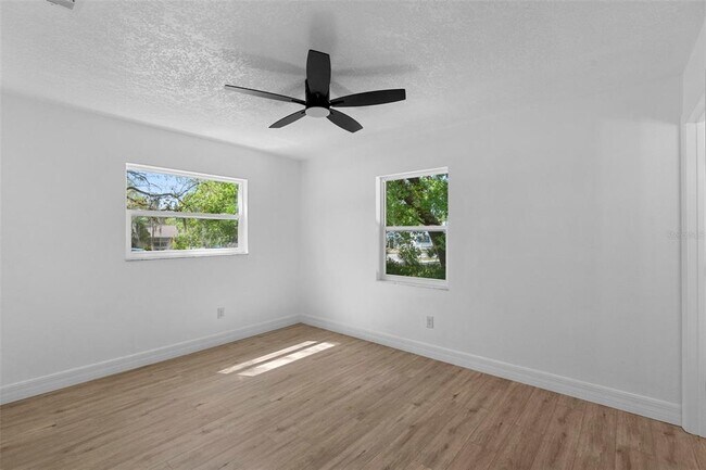 Building Photo - 2240 Conway Dr