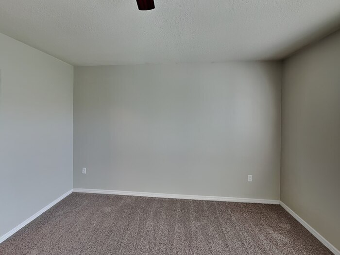 Building Photo - 1660 Aspen Ave