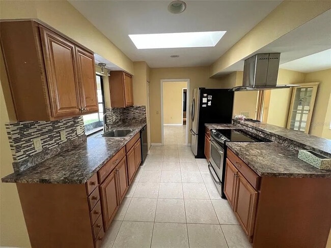 Building Photo - 7044 Denmark St