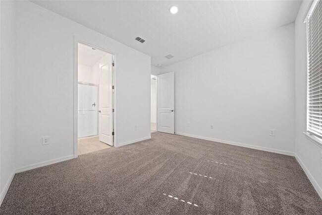 Building Photo - 5148 Goldfinch Dr