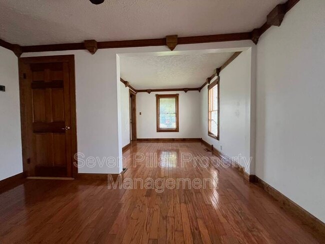 Building Photo - 9252 Mink St SW