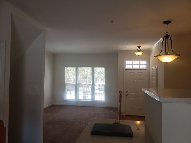 Building Photo - Gorgeous 3 Bedroom 3.5 Bathroom Brick Town...