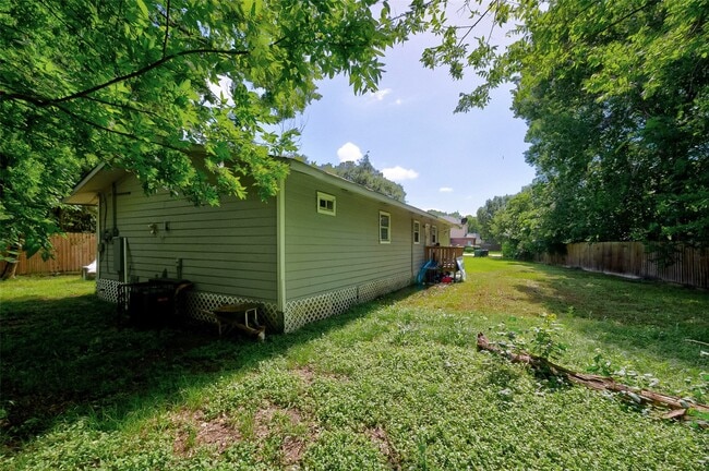 Building Photo - 13703 Segrest Dr