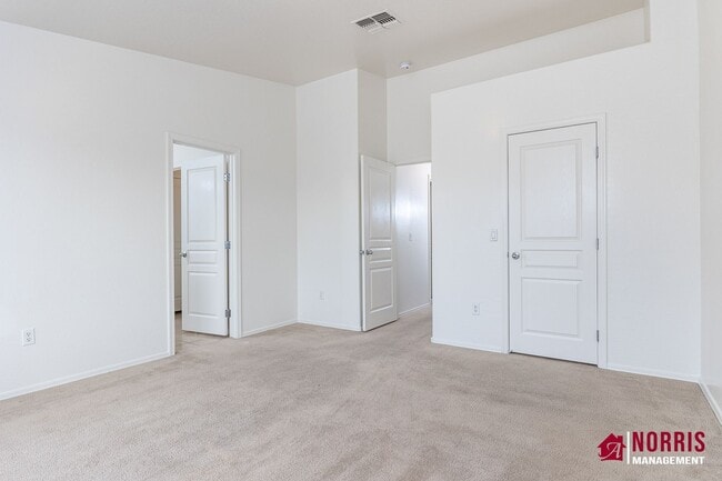 Building Photo - Perfect Home, Location and Price!