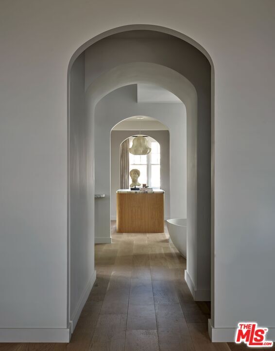 Building Photo - 8673 Hollywood Blvd