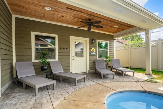 Building Photo - 2850 Hazel Ave