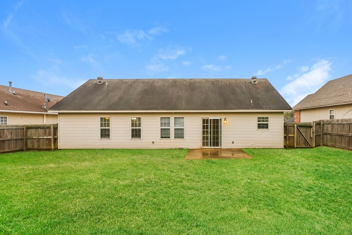 Building Photo - 1717 White Oak Ln