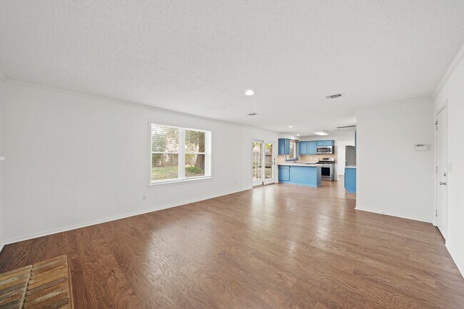 Building Photo - 21226 Park Willow Dr