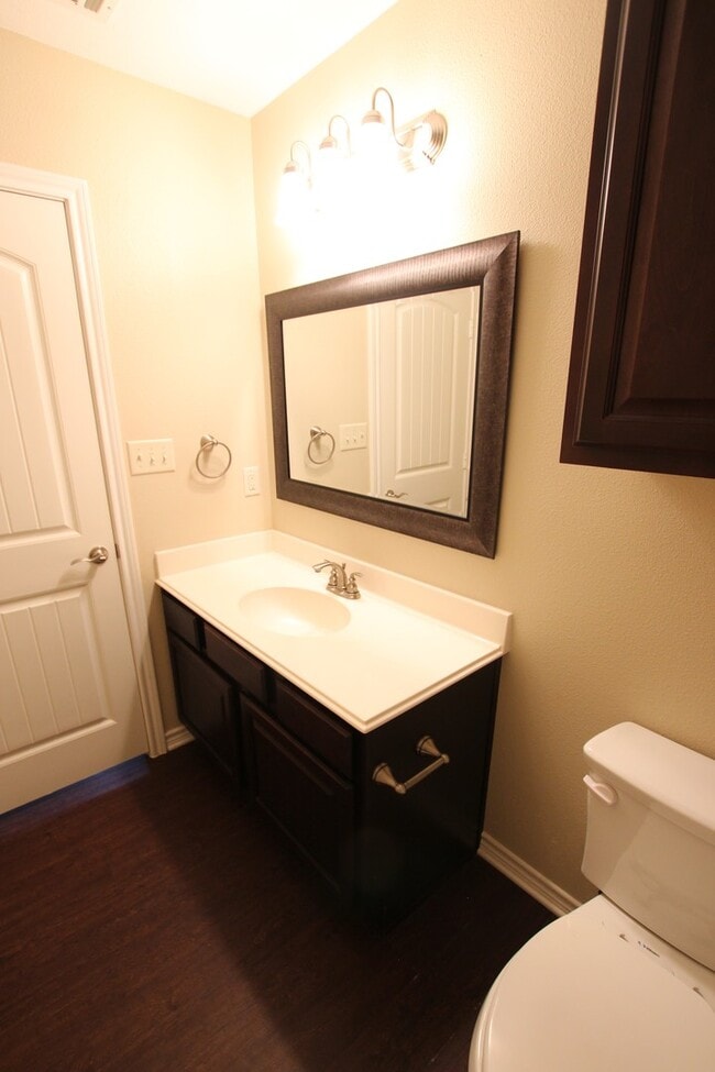 Building Photo - Gorgeous 3 Bedroom Home in The Ranch Subdi...