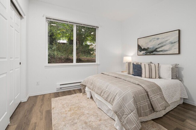 Building Photo - 2Bd/2Ba Redmond Condo