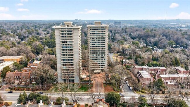 Building Photo - 2575 Peachtree Rd NE