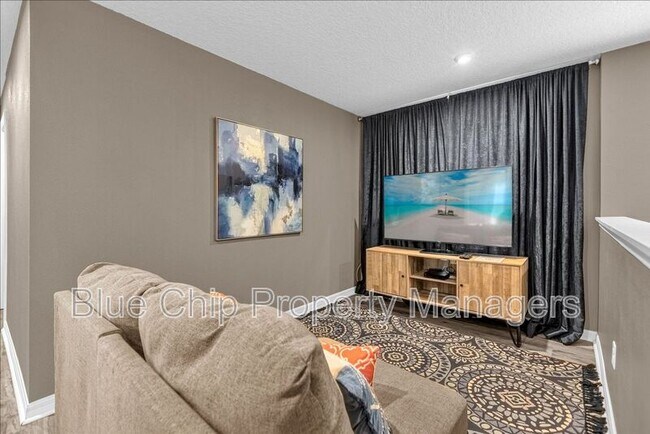 Building Photo - 8947 Amelia Downs Trail