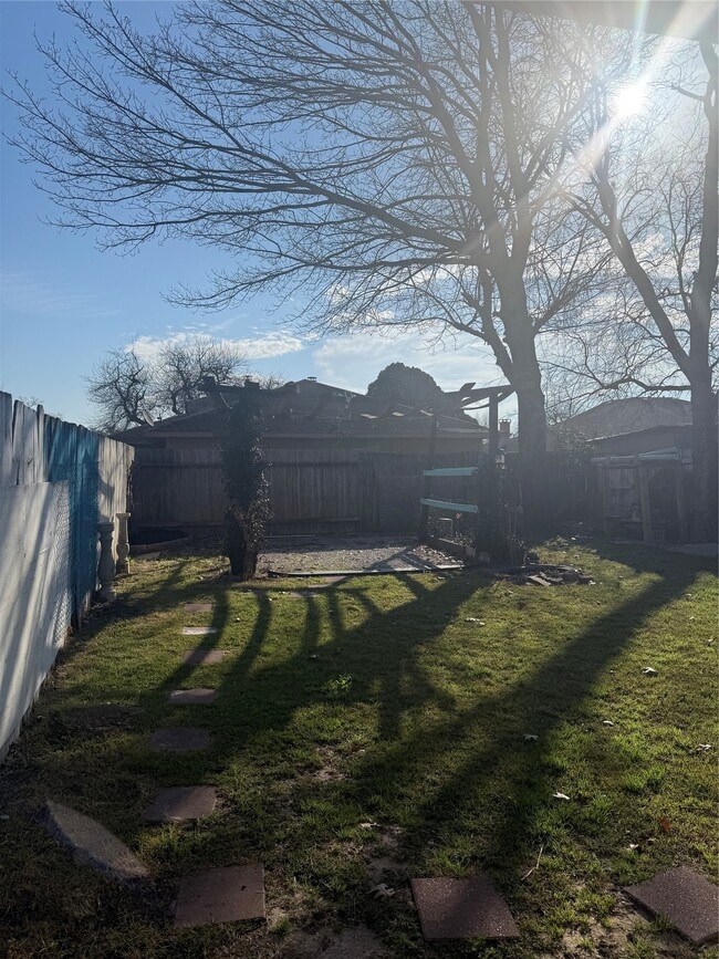 Building Photo - 11008 Misty Summit Dr